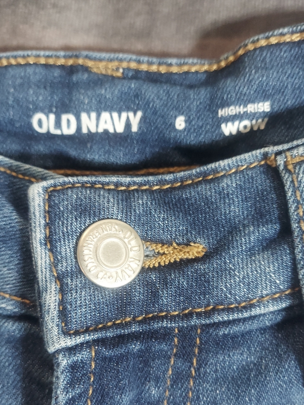 Old Navy Dark Wash High-Rise Cuffed Denim Shorts Size 6 EUC - Picture 3 of 8